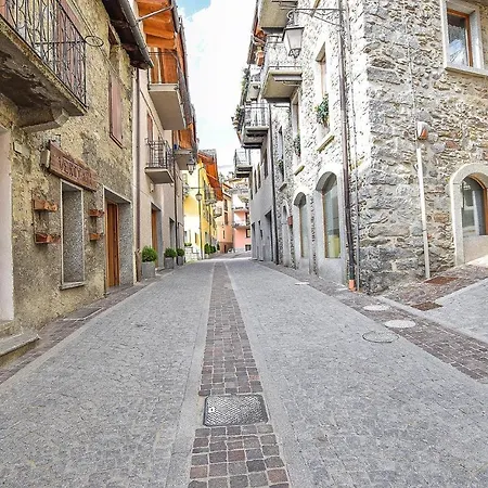 Beautiful In With 1 Bedrooms Appartamento